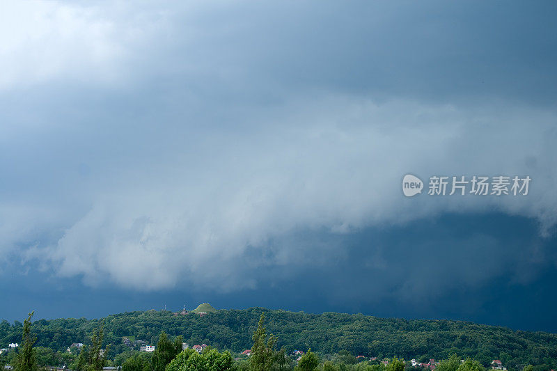 暴风雨的天空