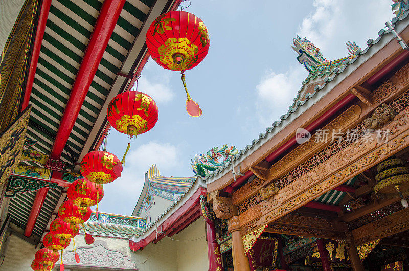 唐人街屋顶中国庙