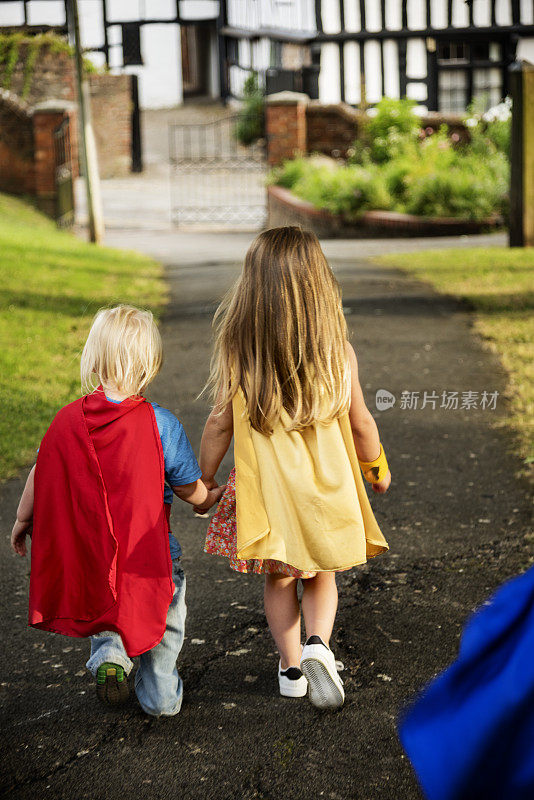 超级英雄儿童服装想象学习概念