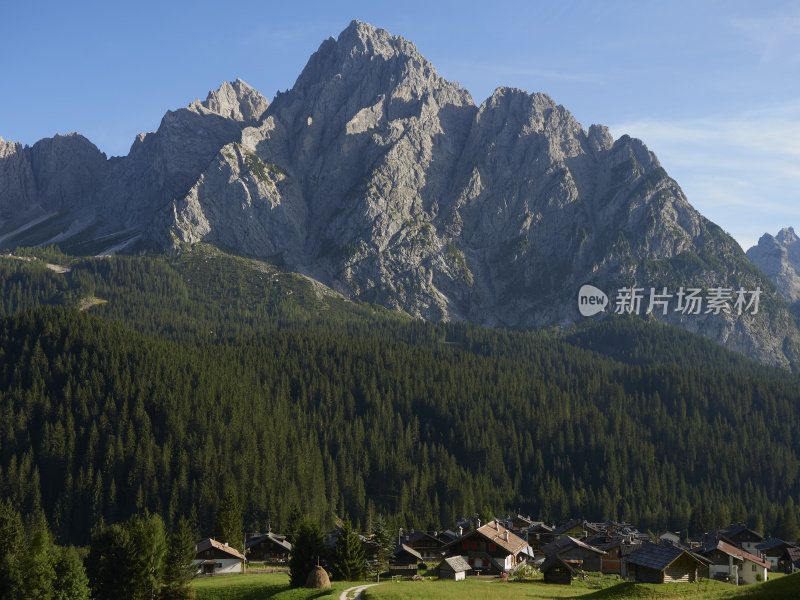 Dolomiti。彩色图像