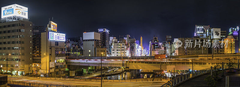 霓虹灯夜市未来城市景观全景高速公路摩天大楼日本大阪