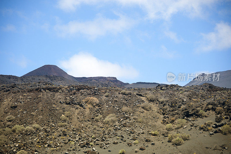 Tenequia火山。覆盖古老岩石的熔岩