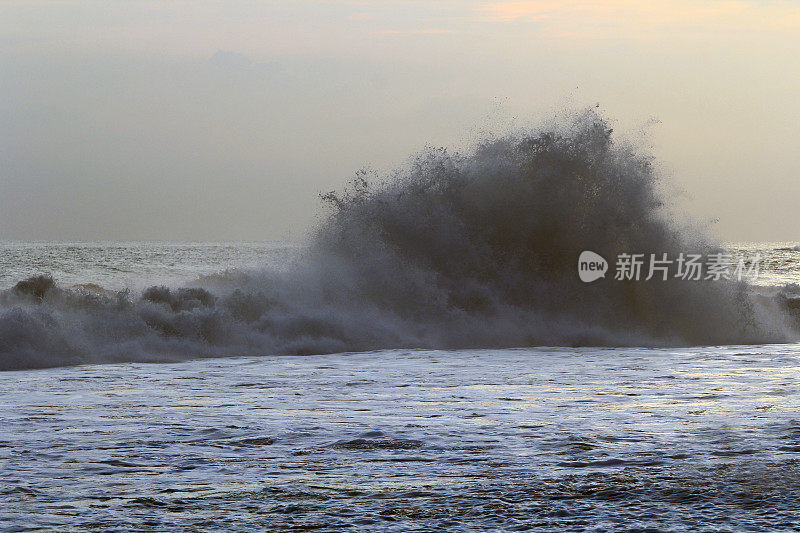 海上的波浪