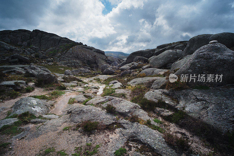 米尼奥的山地景观