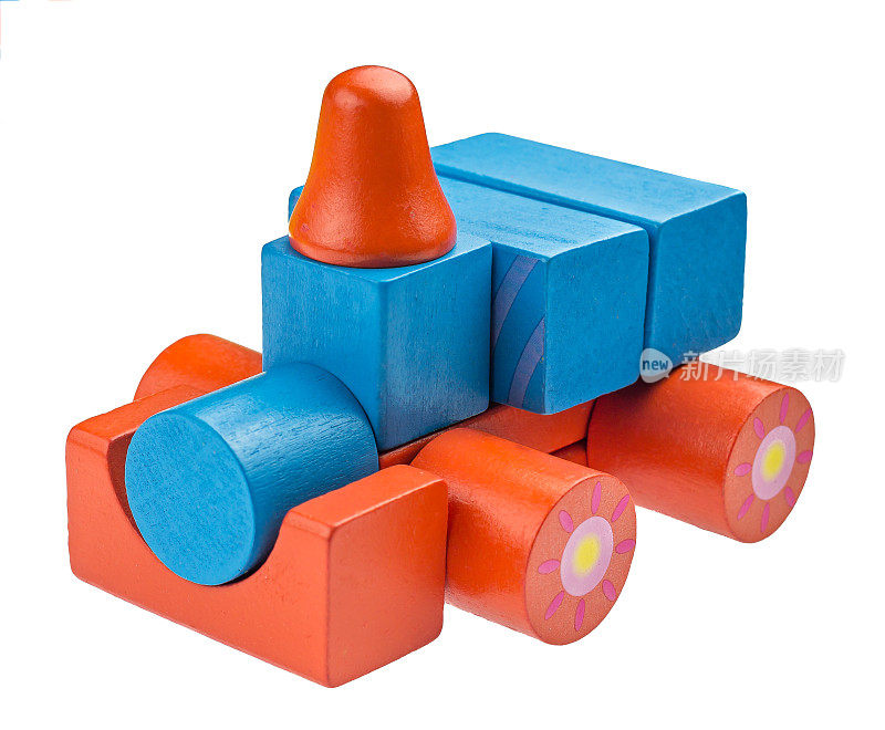 彩色积木制成的玩具车