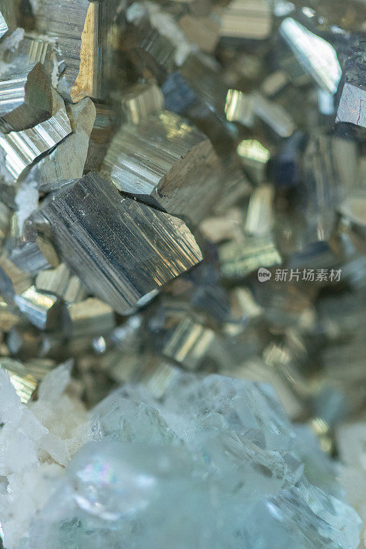 金属类钢晶体的宏观图像