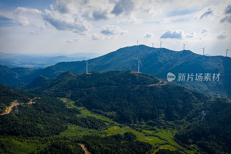 风力发电大面积分布在山区