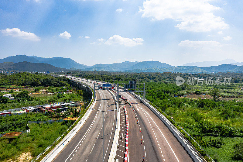 香港香园围公路的无人机照片