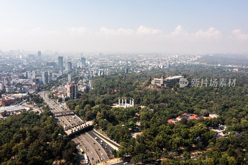 在墨西哥城的现代城市景观鸟瞰图