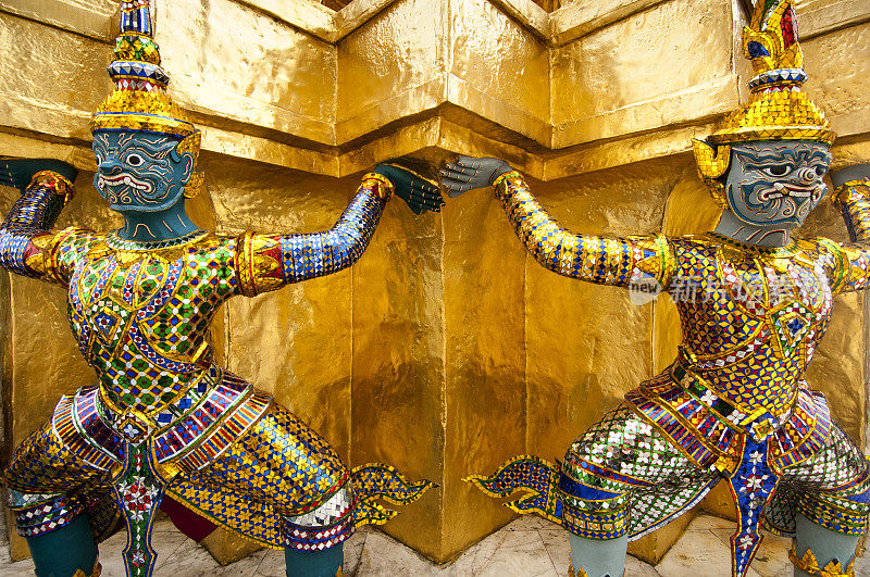曼谷，大皇宫，两个金武士
