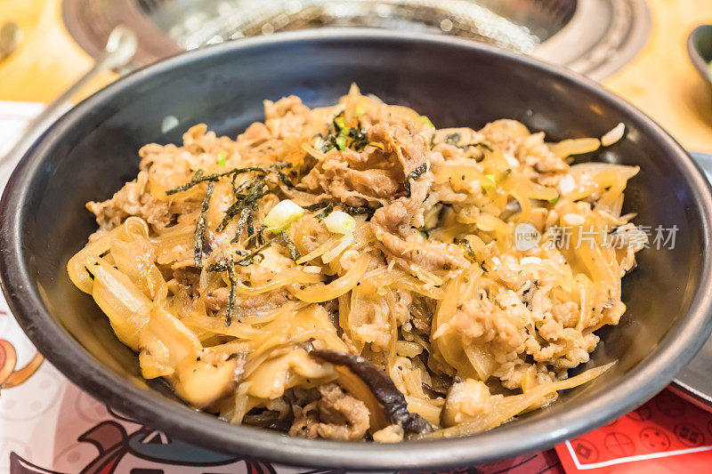 一碗香浓牛肉饭(日本和食)