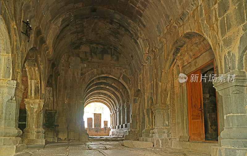 中世纪的Sanahin修道院，建于10世纪，位于亚美尼亚北部的Lori省