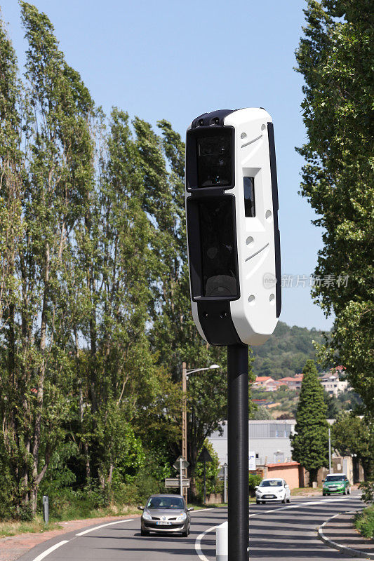 法国道路上的多重违章雷达控制