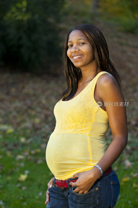怀孕的非洲妇女