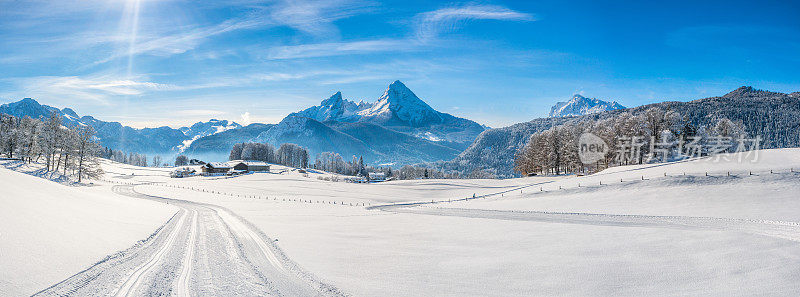 冬季景观在巴伐利亚阿尔卑斯与瓦茨曼山脉，德国