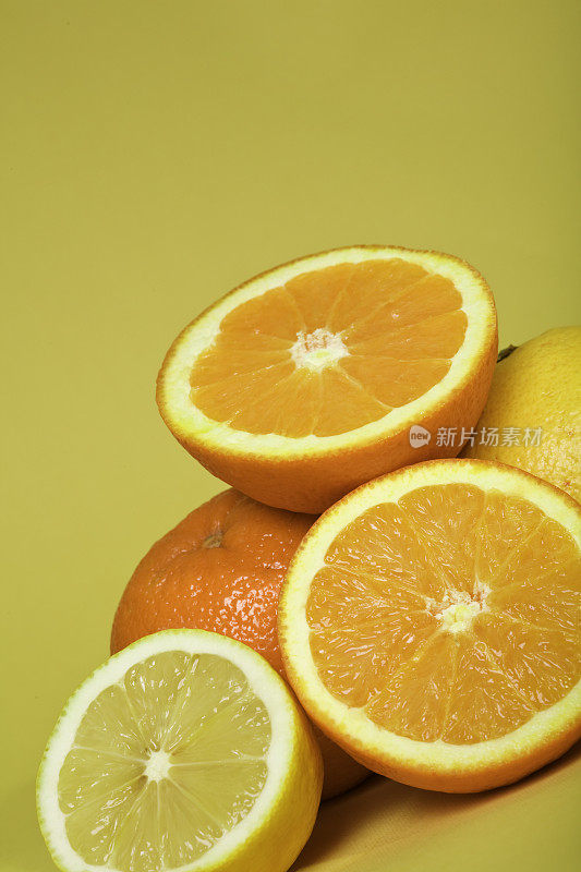 新鲜的橙子，葡萄柚和柠檬