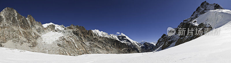高海拔白色荒野雪山冰川全景喜马拉雅山尼泊尔