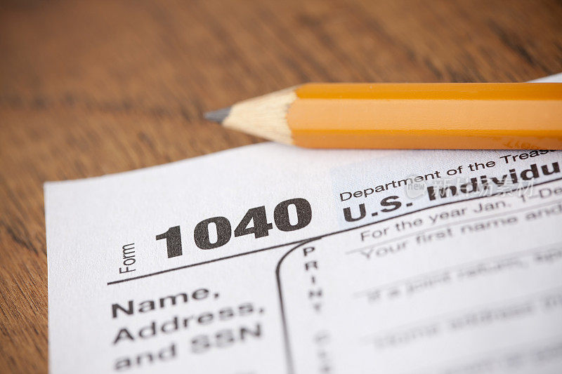 美国税单1040与铅笔