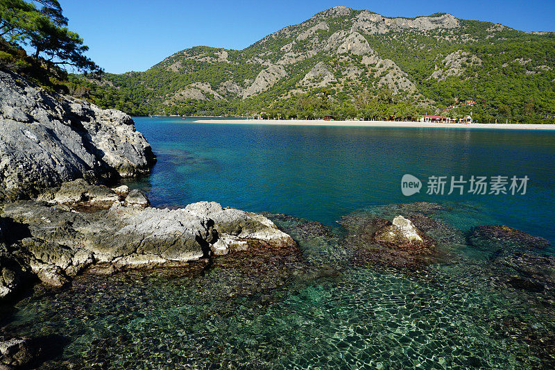 来自Oludeniz海滩的蓝色泻湖