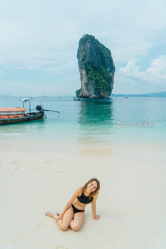 泰国海滩上的女人