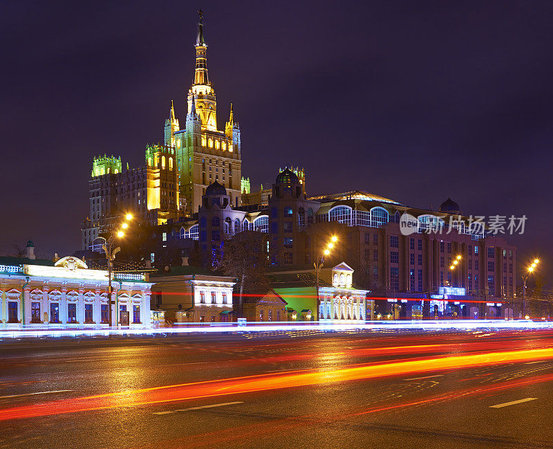 莫斯科夜间城市景观。