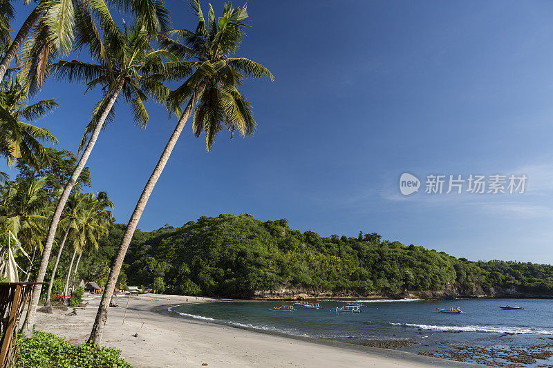 巴厘岛努沙佩尼达岛的水晶湾海滩