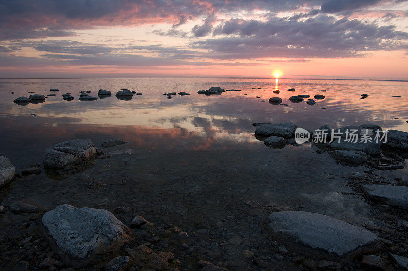 沿海的日出