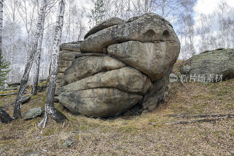 奇怪,巨大的石头