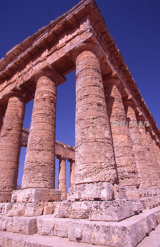 特写柱塞格斯塔废墟多利安神庙从希腊时代附近的特拉帕尼西西里岛意大利欧洲