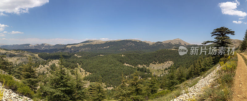 土耳其安塔利亚的黄昏山景