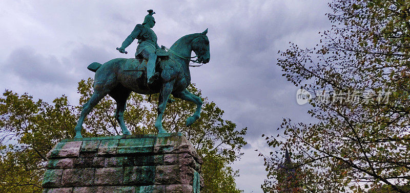 德皇威廉二世的骑马雕像
