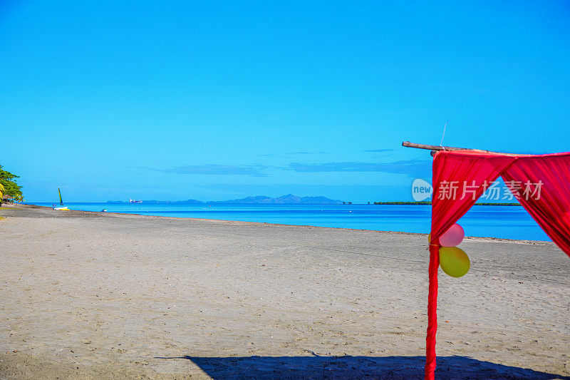 斐济海滩上的帐篷