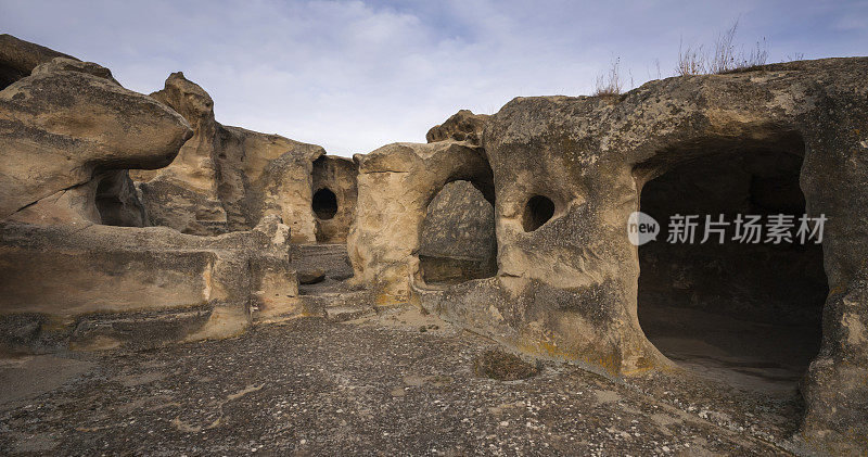 格鲁吉亚乌利斯特希克的古代人类洞穴城市。石头建筑