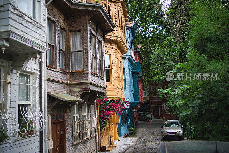 古色古香的古色古香的古色古香的古色古香的古色古香的古色古香的古典奥斯曼木结构建筑，伊斯坦布尔，土耳其