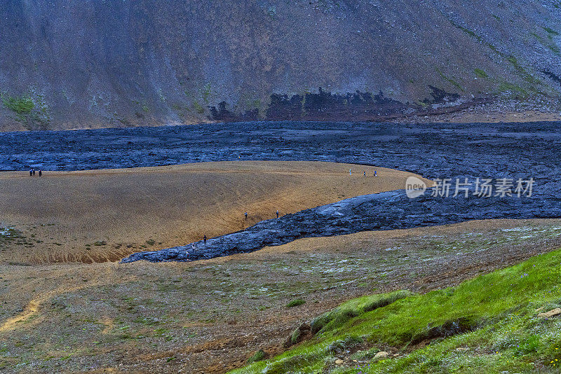 冰岛Fagradalsfjall火山冷却熔岩外壳的细节