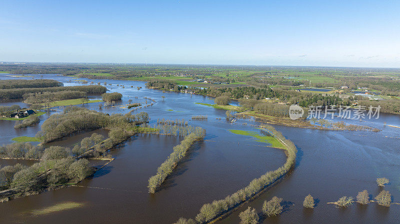 维特河高水位洪水在Vilsteren堰无人机观看