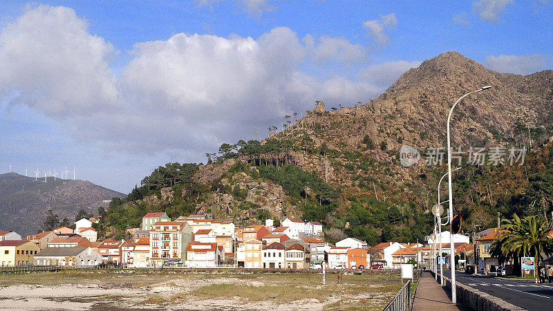 ?zaro村庄和海滩，平都山