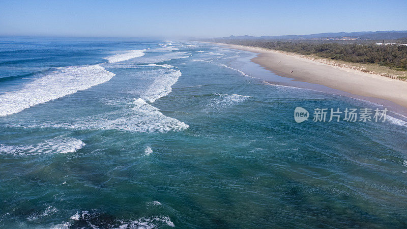 澳大利亚新南威尔士州特威德海岸黑斯廷斯角的冲浪和海滨