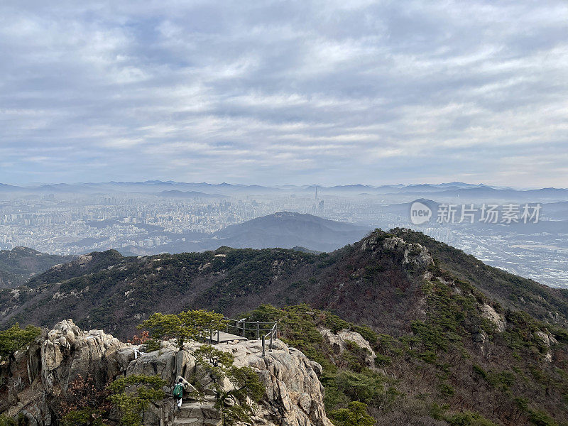 首尔的冬山