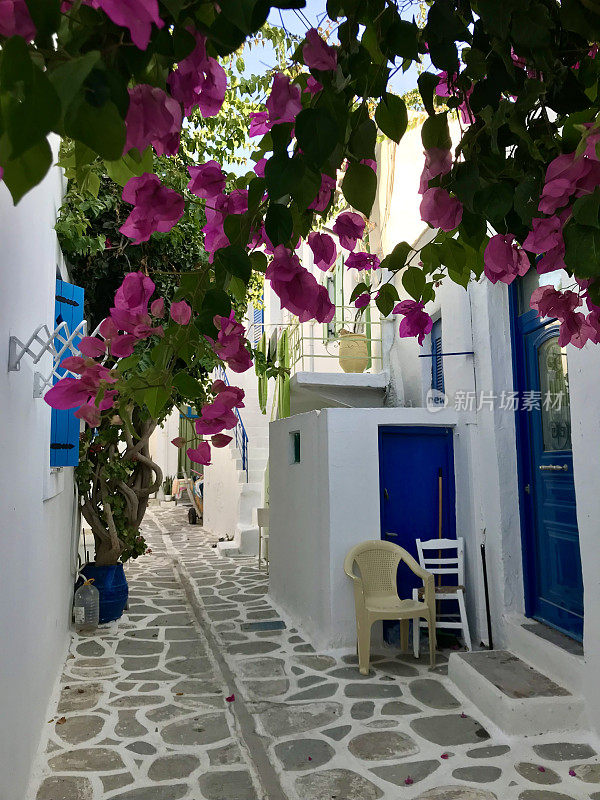 希腊-帕罗斯-基克拉迪斯群岛-帕罗斯老城的小街道