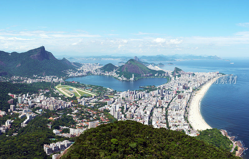 从两兄弟山上俯瞰里约热内卢的美丽全景