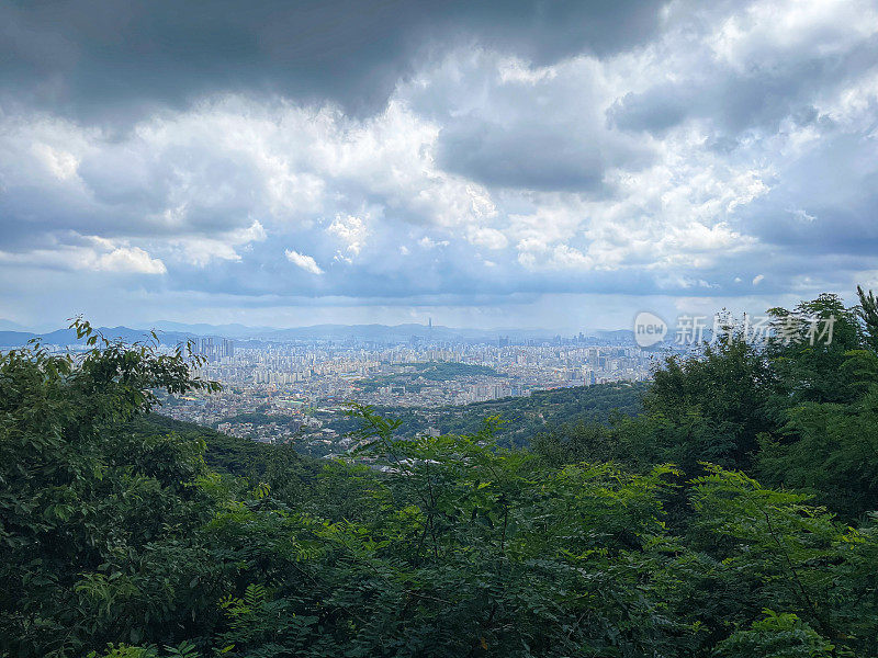 首尔夏日天空