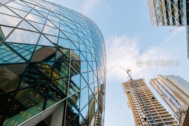 伦敦市中心的公司大楼-小黄瓜下的风景