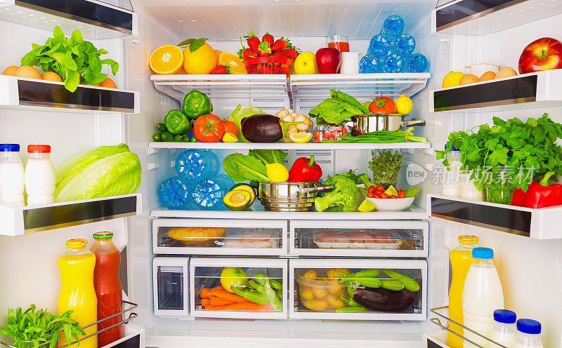 装满蔬菜的冰箱