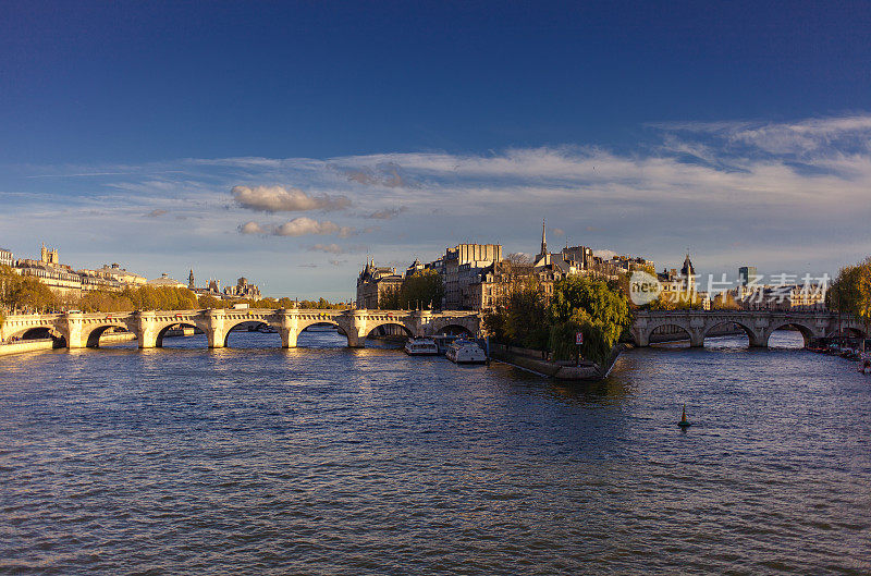 ?le de la Cité，巴黎的傍晚