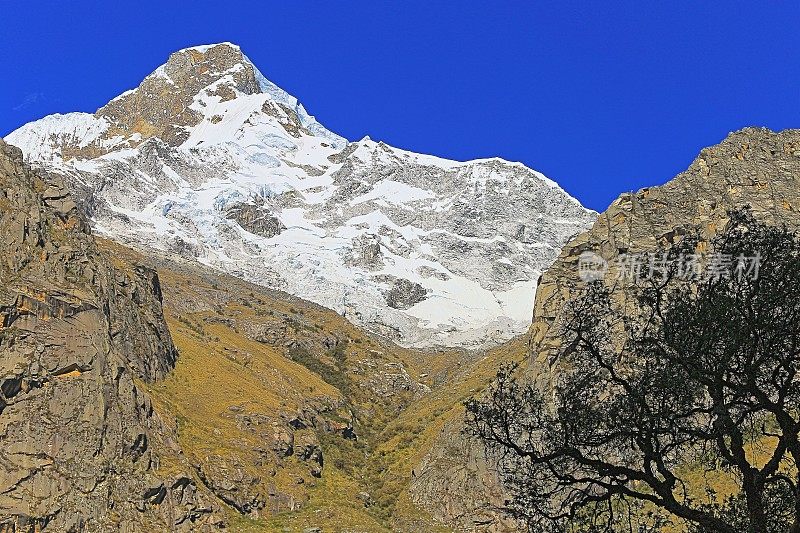 胡斯卡山和绿谷——布兰卡·科迪拉·瓦拉兹、阿卡什、秘鲁