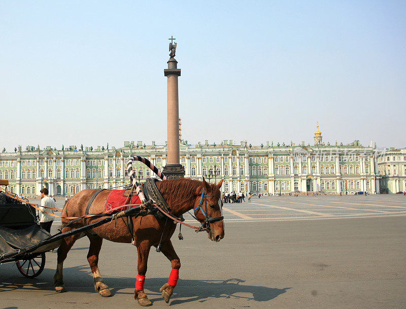 俄罗斯圣彼得堡冬宫和艾尔米塔什博物馆广场