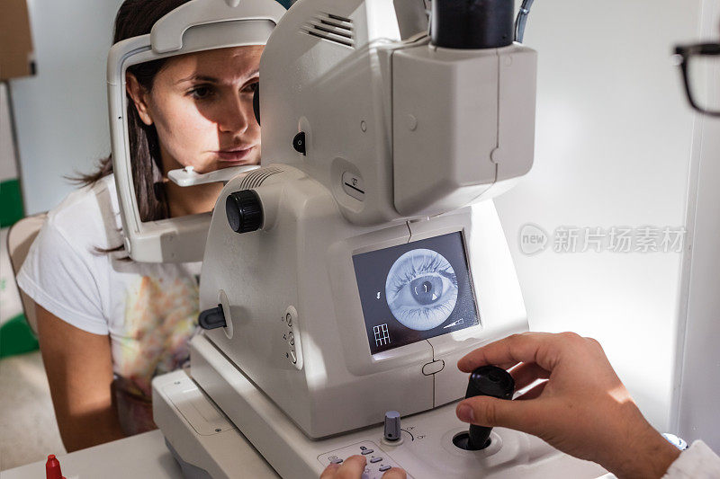 视网膜考试