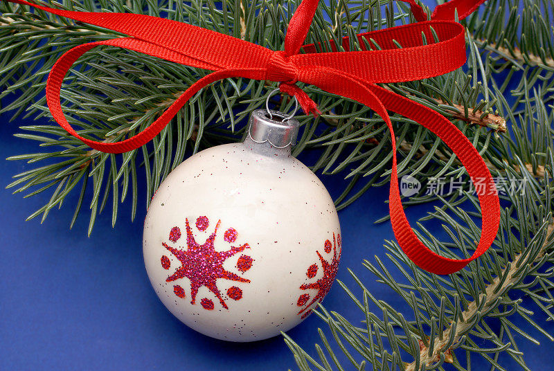 白色圣诞树装饰