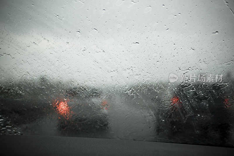 狂风暴雨的一天